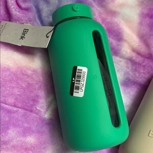 NWT- Bink Water Green Bottle
Safety & environmentally safe 
Borosilicate Glass